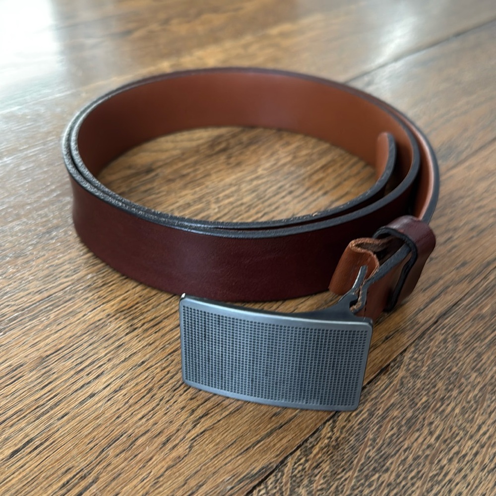 Bosca Men’s Genuine Leather Belt, Brown, Size 40.